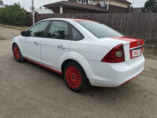 2010 Ford Focus II Рестайлинг, белый, 549000 рублей, вид 4
