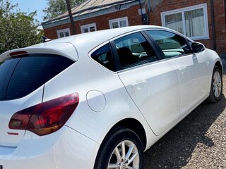 2011 Opel Astra J, белый, 810000 рублей, вид 4