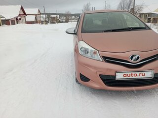 2012 Toyota Vitz III (XP130), оранжевый, 810000 рублей, вид 1