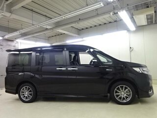 2018 Honda Stepwgn Spada V Рестайлинг, чёрный, 1890000 рублей, вид 2