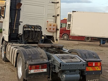 2011 Volvo FH, белый, 4600000 рублей, вид 5