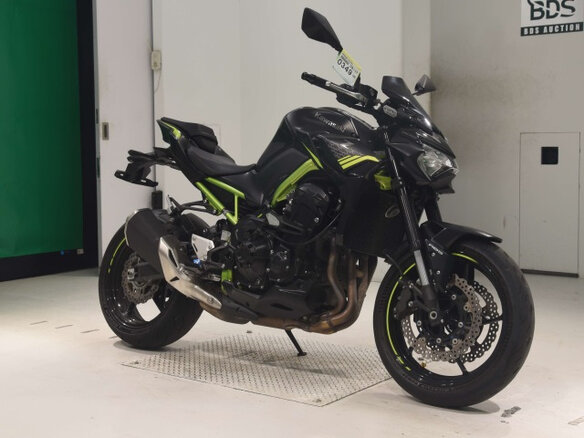 2021 Kawasaki Z 900, чёрный, 830000 рублей - вид 2