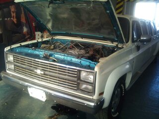 1984 Chevrolet Suburban VII, белый, 780000 рублей, вид 2