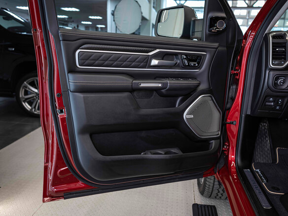 2026 Ram 1500 Crew Cab V Рестайлинг, красный, 10490000 рублей - вид 11