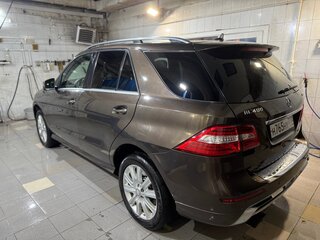 2015 Mercedes-Benz M-Класс 400 III (W166), коричневый, 2350000 рублей, вид 3
