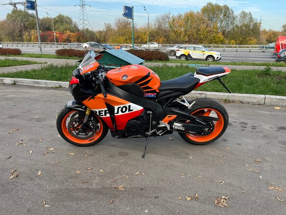 2009 Honda CBR 1000 RR/RA Fireblade, оранжевый, 650000 рублей - вид 5