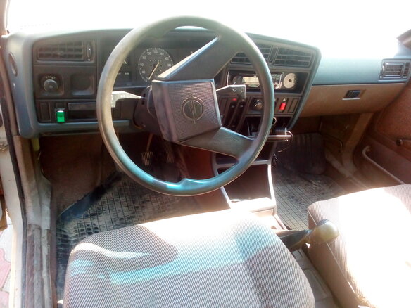 1987 Opel Ascona C, бежевый - вид 2