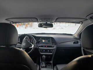 2018 Hyundai Sonata VII (LF) Рестайлинг, серый, 1900000 рублей, вид 5
