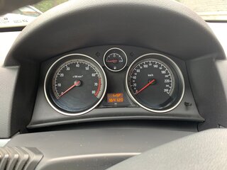 2011 Opel Astra H Рестайлинг, чёрный, 549000 рублей, вид 5