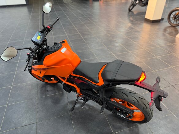 2025 KTM 390 Duke, золотистый, 699000 рублей - вид 7