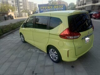 2018 Honda Freed II, зелёный, 1680000 рублей, вид 5