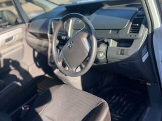 2008 Toyota Voxy II (R70), белый, 1599000 рублей, вид 3