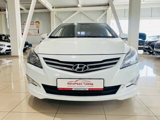 2015 Hyundai Solaris I Рестайлинг, белый, 650000 рублей, вид 2