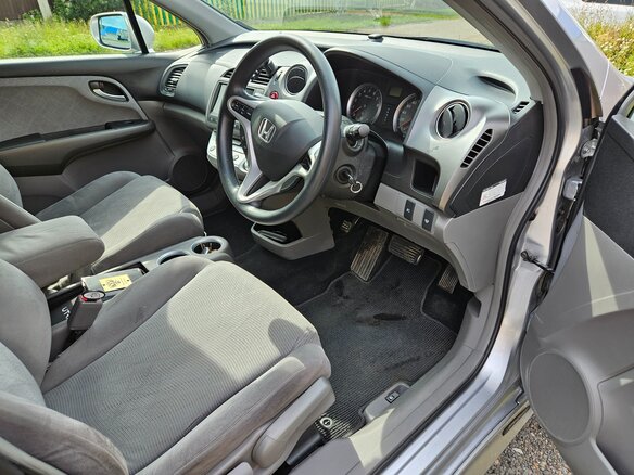 2010 Honda Stream II Рестайлинг, серый, 1200000 рублей - вид 17