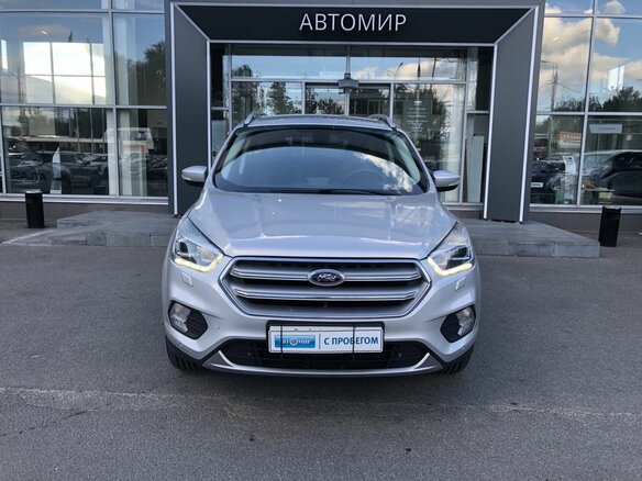 2018 Ford Kuga II Рестайлинг, серебристый - вид 1