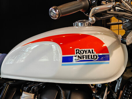 2026 Royal Enfield Bear 650, белый, 728000 рублей, вид 5