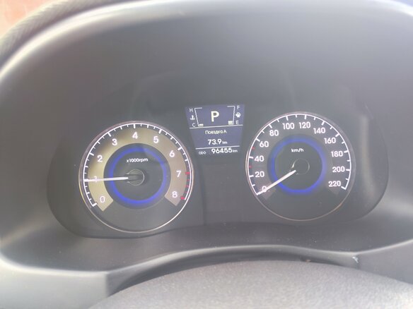 2012 Hyundai Solaris I, серебристый, 1100000 рублей - вид 10