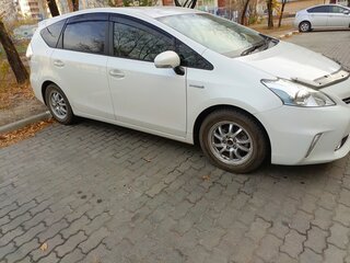 2014 Toyota Prius Alpha I (ZVW40/41), белый, 1322000 рублей, вид 3