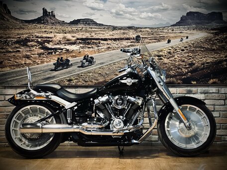 2018 Harley-Davidson Fat Boy, чёрный, 2250000 рублей, вид 1
