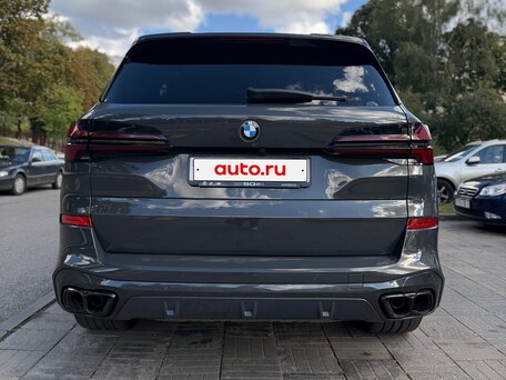 2024 BMW X5 M60i IV (G05/G18) Рестайлинг, серый, 11990000 рублей, вид 4