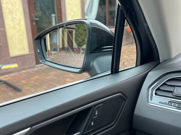 2019 Volkswagen Tiguan II, чёрный, 2490000 рублей - вид 7