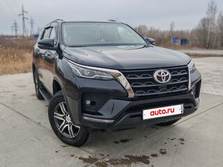 2021 Toyota Fortuner II Рестайлинг, чёрный, 4200000 рублей, вид 2