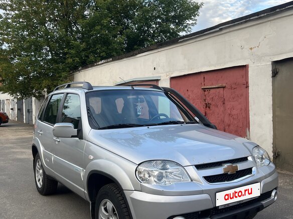 2011 Chevrolet Niva I Рестайлинг, серый, 520000 рублей - вид 2