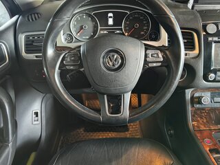 2013 Volkswagen Touareg II, чёрный, 1960000 рублей, вид 5