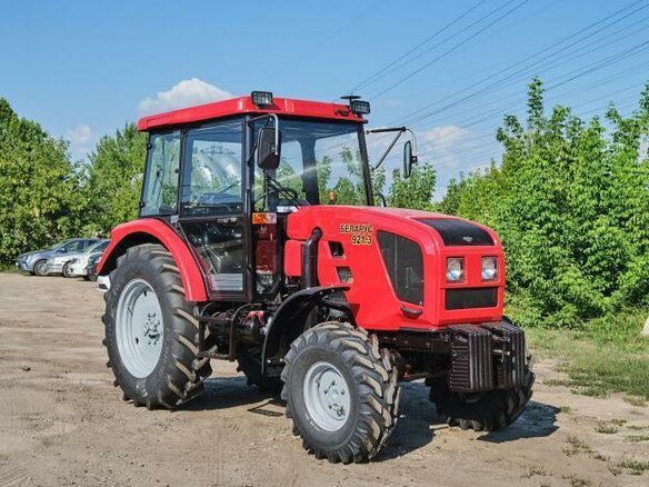 2023 МТЗ (BELARUS) 921, красный, 2000000 рублей