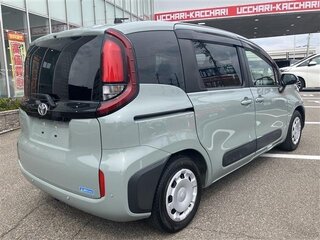 2022 Toyota Sienta III, зелёный, 1435400 рублей, вид 4