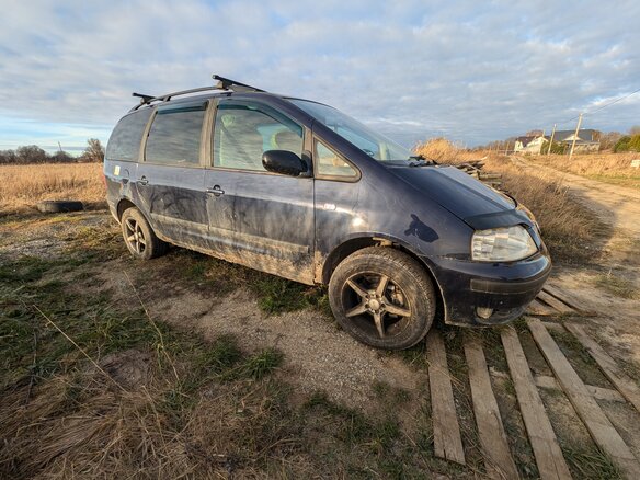2001 Volkswagen Sharan I Рестайлинг, синий, 450000 рублей - вид 3
