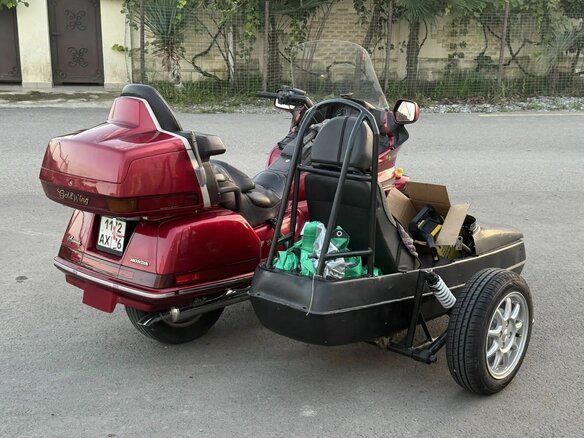 1994 Honda GL 1500 Gold Wing, красный, 380000 рублей - вид 1