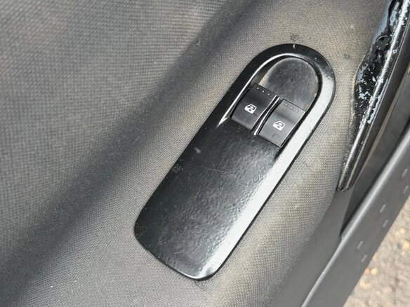 2006 Renault Megane II Рестайлинг, чёрный, 240000 рублей - вид 25