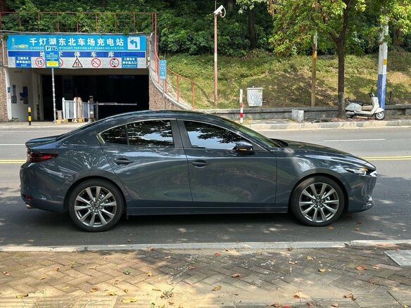 2023 Mazda 3 Axela IV (BP), синий, 1440000 рублей - вид 3