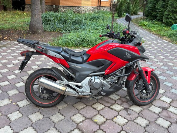 2013 Honda NC 700X, красный, 550000 рублей