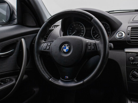 2011 BMW 1 серии 118i I (E81/E82/E87/E88) Рестайлинг, чёрный - вид 14