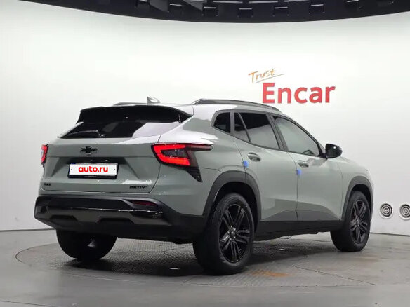 2023 Chevrolet Trax II, зелёный, 1400000 рублей - вид 2