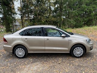 2018 Volkswagen Polo V Рестайлинг, бежевый, 1200000 рублей, вид 4