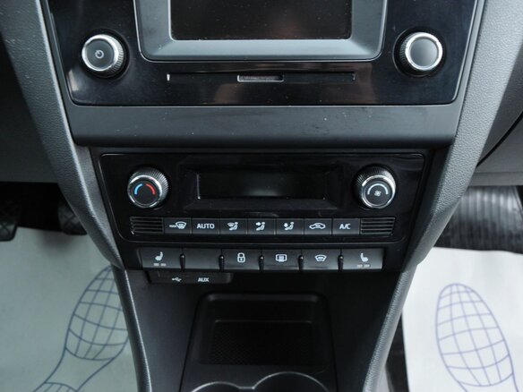 2016 Skoda Rapid I, красный, 980000 рублей - вид 15
