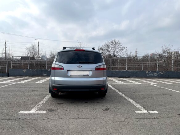 2008 Ford S-MAX I, серебристый, 920000 рублей - вид 3