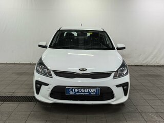 2018 Kia Rio IV, белый, 1040000 рублей, вид 2