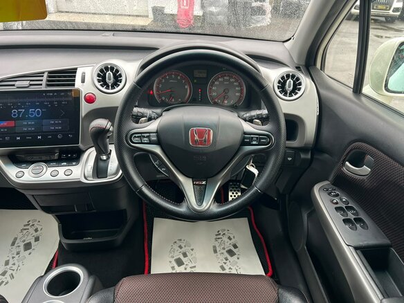 2010 Honda Stream II Рестайлинг, белый, 1279000 рублей - вид 19