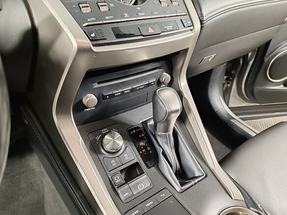 2019 Lexus NX 200 I Рестайлинг, серый, 3549000 рублей - вид 14