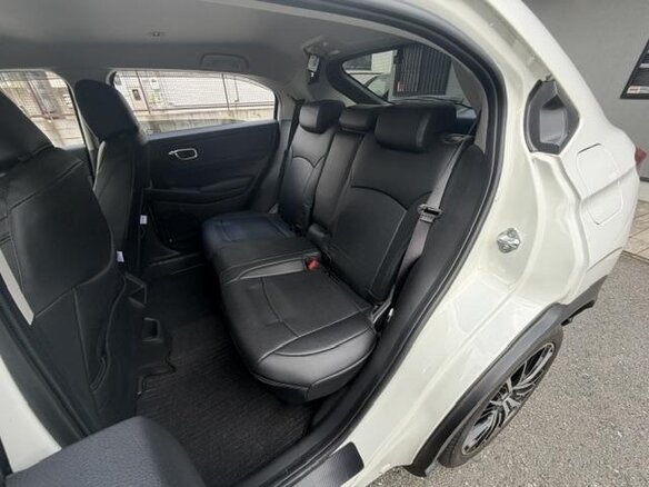 2022 Honda Vezel II, белый, 1760000 рублей - вид 11