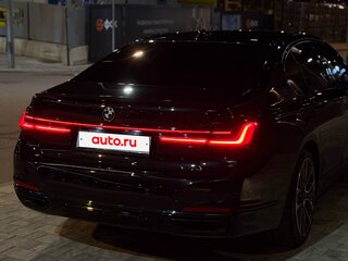 2020 BMW 7 серии 740d xDrive VI (G11/G12) Рестайлинг, чёрный, 6300000 рублей, вид 4