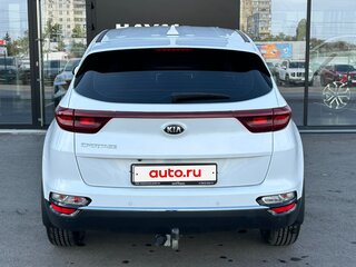 2020 Kia Sportage IV Рестайлинг, белый, 2359900 рублей, вид 5
