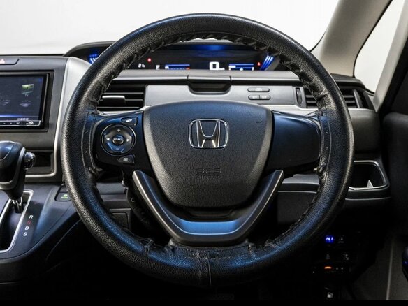 2016 Honda Freed+ II, серый, 1100000 рублей - вид 7