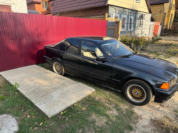 1991 BMW 3 серии 316i III (E36), чёрный, 300000 рублей - вид 2