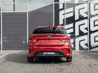 2019 Kia Rio IV, красный, 1590000 рублей, вид 4