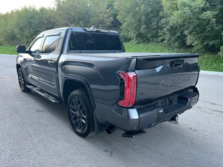 2025 Toyota Tundra CrewMax III, серый, 10670000 рублей, вид 2